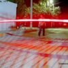 Video muestra a hombre en aparente estado de intoxicación destruyendo y robando pluma de fraccionamiento