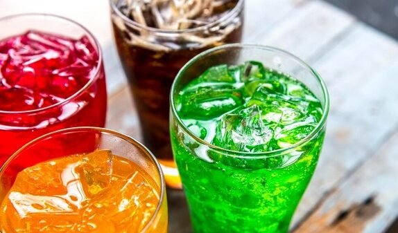 ¡Ojo a esto! Profeco revela la lista de refrescos más dañinos para los niños