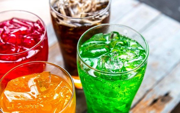 ¡Ojo a esto! Profeco revela la lista de refrescos más dañinos para los niños