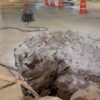 Se abre enorme socavón en calles de la alcaldía Gustavo A. Madero