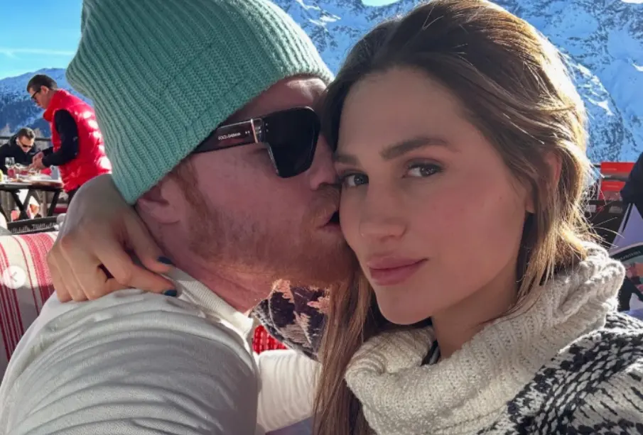 Canelo Álvarez presenta a su quinta hija con emotivo mensaje