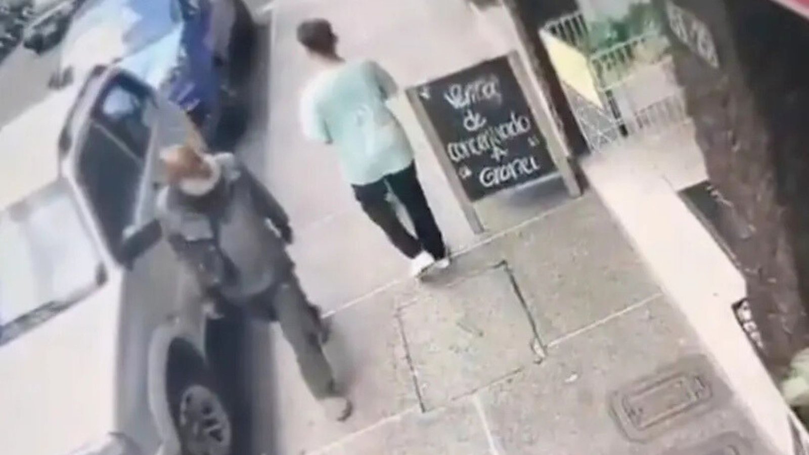 Indigente apuñala a joven en el cuello tras negarse a darle una moneda