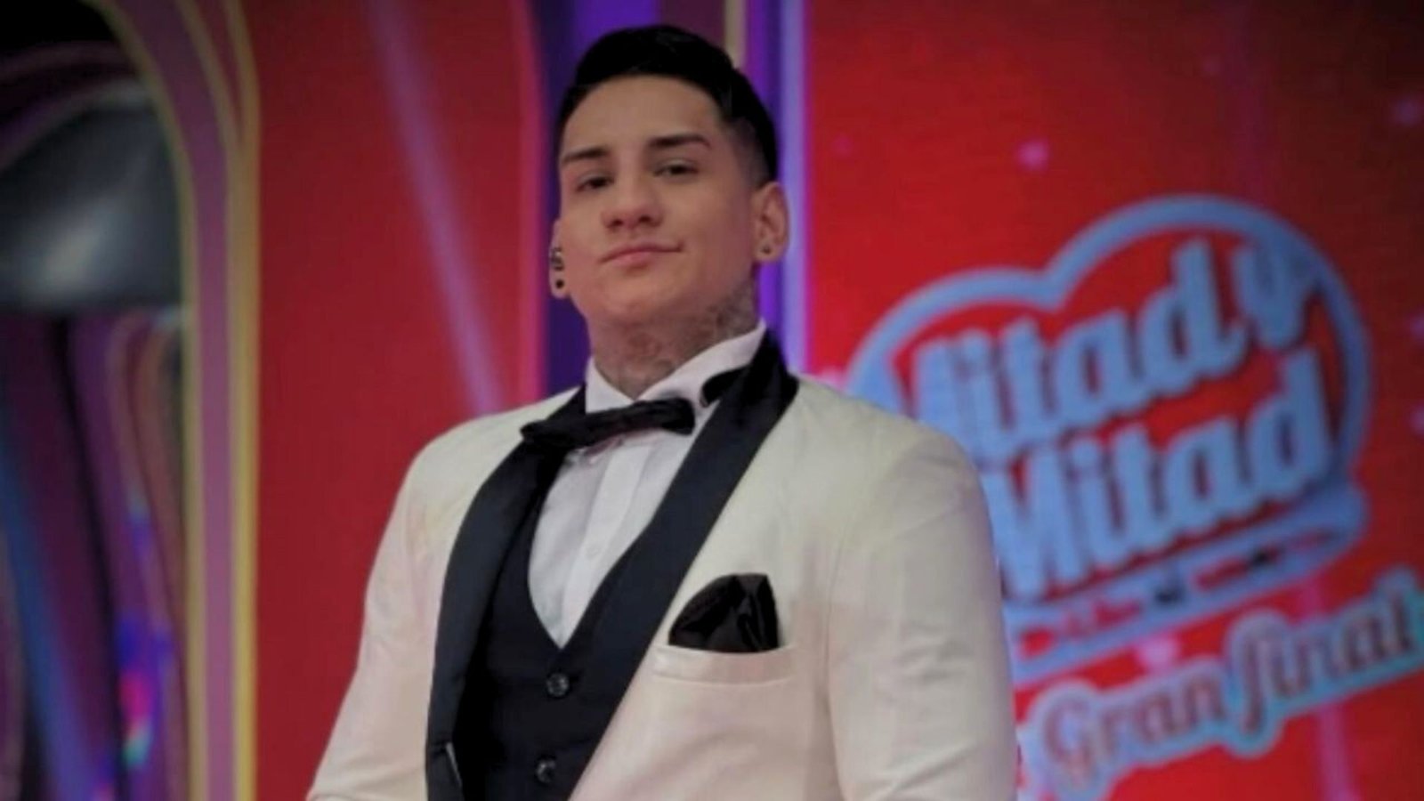 Edson Cisneros “El Chucky”, conductor de TV y modelo, es detenido en Nuevo León por presuntas faltas a la moral