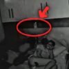 Video muestra a muñeco Labubu moviéndose y saltando sobre un niño mientras dormía