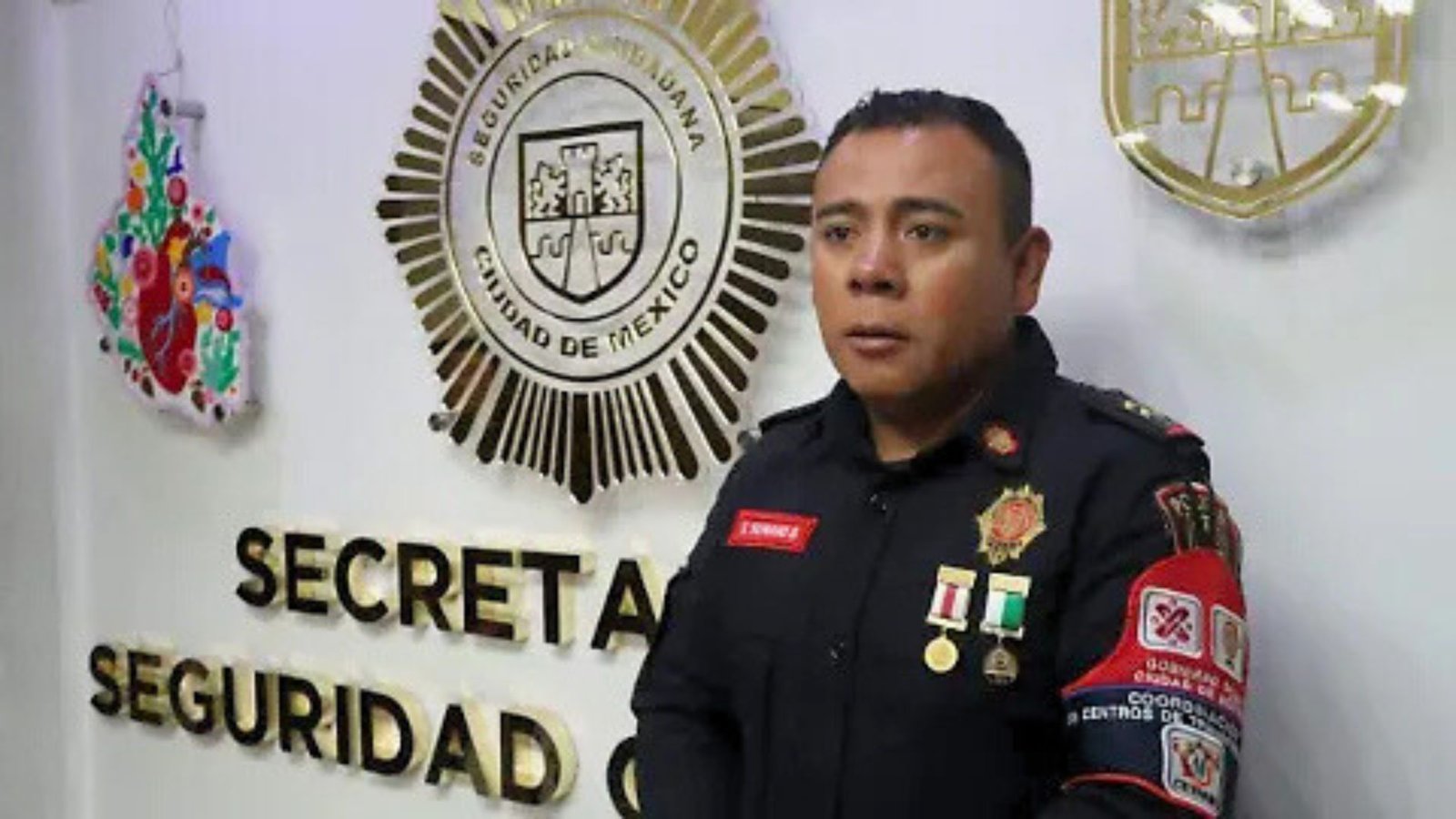 Policía que rescató a bebé en explosión de Iztapalapa fue reconocido por acto heroico en 2015