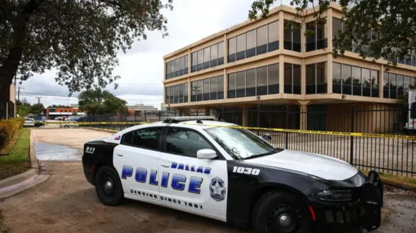 La SRE confirma mexicano herido tras tiroteo en oficinas de ICE en Dallas, Texas
