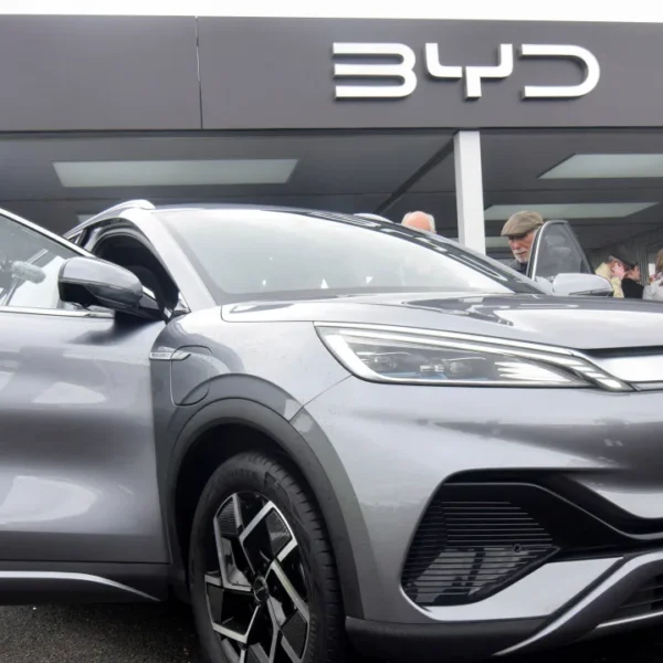 México anuncia nuevos aranceles para proteger industrias clave: autos chinos, en la mira