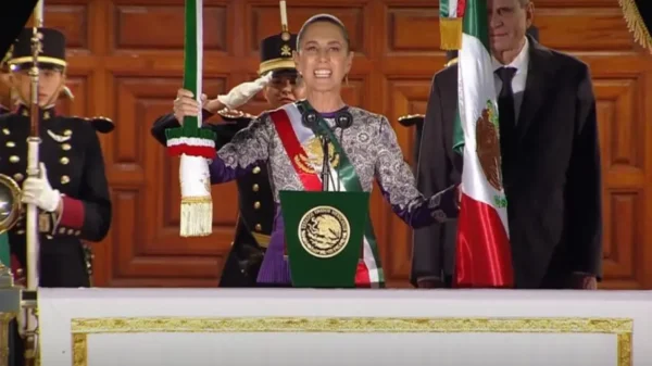 Sheinbaum exalta a heroínas y migrantes en su primer Grito de Independencia