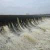 Evacúan zona hotelera de Tequisquiapan por desbordamiento de presa Centenario