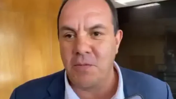 “Mi corazón necesita ejercicio”: Cuauhtémoc Blanco se justifica tras ser exhibido jugando pádel en sesión legislativa