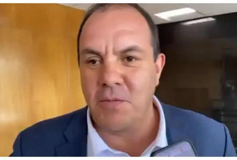 “Mi corazón necesita ejercicio”: Cuauhtémoc Blanco se justifica tras ser exhibido jugando pádel en sesión legislativa