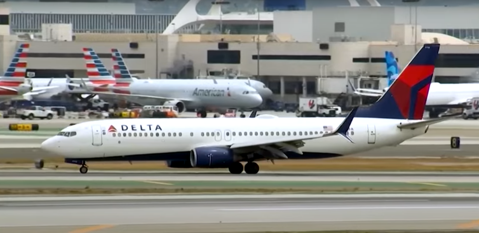 Dos aviones de Delta colisionan en el aeropuerto La Guardia en Nueva York; una persona resulta herida