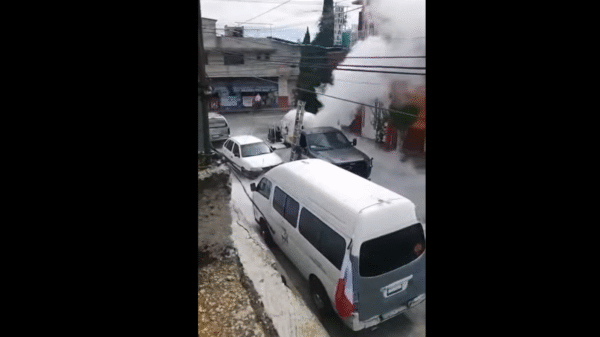 Fuga de gas en pipa desata alarma en Nezahualcóyotl; vecinos temen tragedia como la del puente de la Concordia