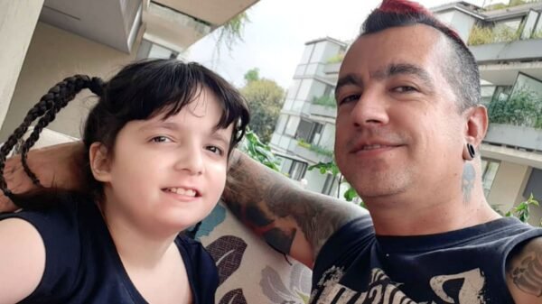 Hija de Erick Farjeat cumple 15 años y Sabrina Sabrok sorprende con aparición televisiva
