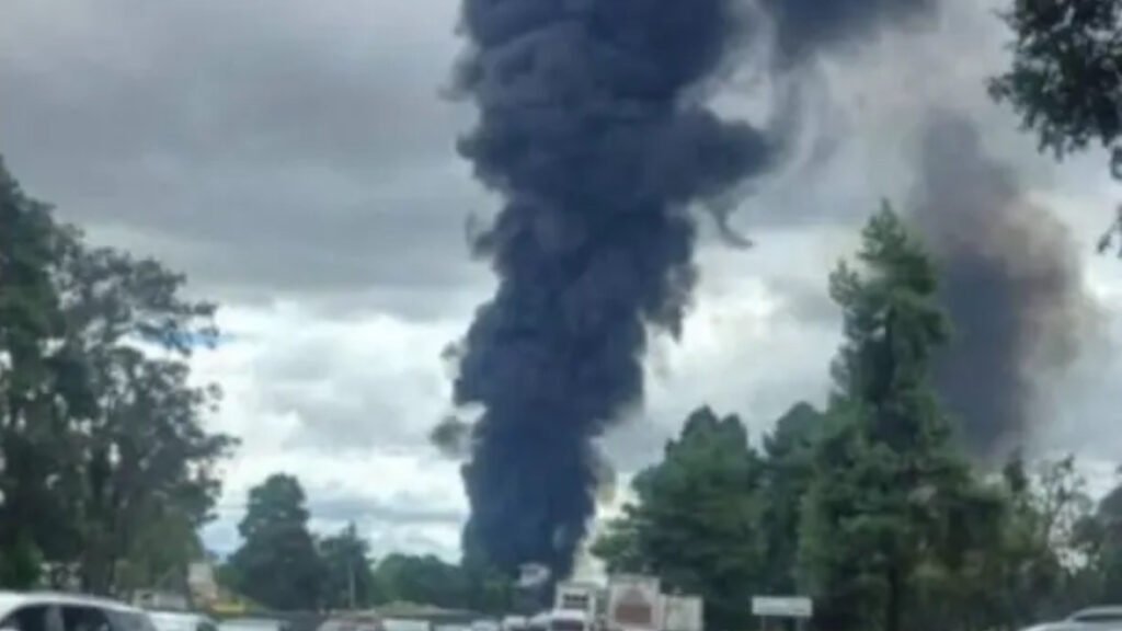 Pipa con diésel se vuelca y explota en la autopista México- Puebla ...