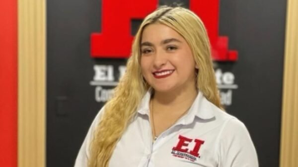 Muere reportera de 23 años tras chocar su moto con un taxi en Colombia