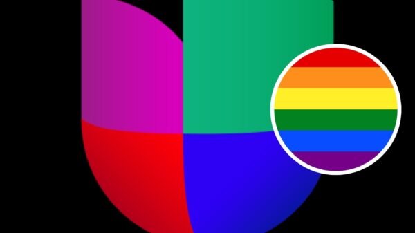 Conductor de Univision sorprende al revelar su orientación sexual en vivo y por qué lo que ocultó durante años