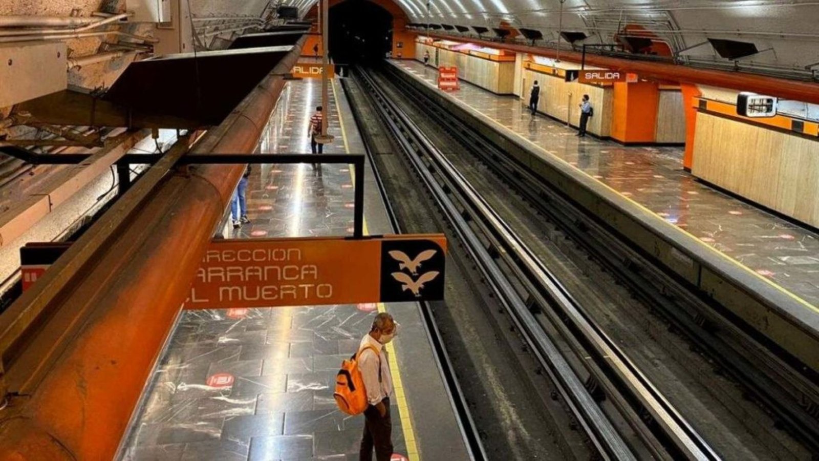 Trabajadora del metro capta supuesta aparición en túnel de la Línea 1: “Ya me espantaron”