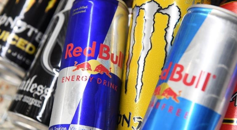 Prohíben venta de bebidas energizantes a menores; tiendas pedirán INE