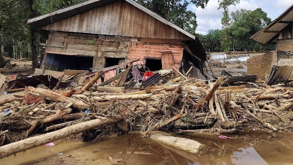 Sube a 600 muertos cifra de fallecidos en Asia por las lluvias torrenciales