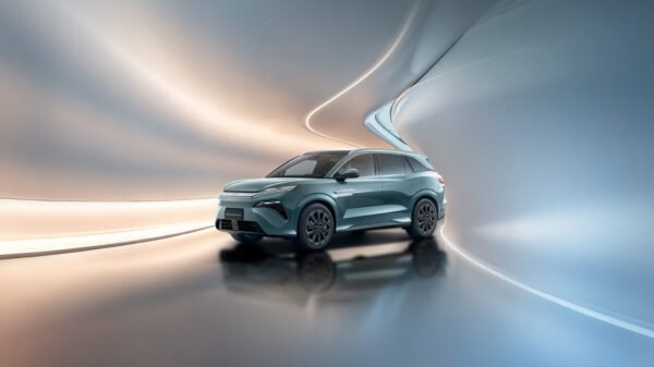 BYD lanza en México el nuevo SUV híbrido enchufable Atto 8