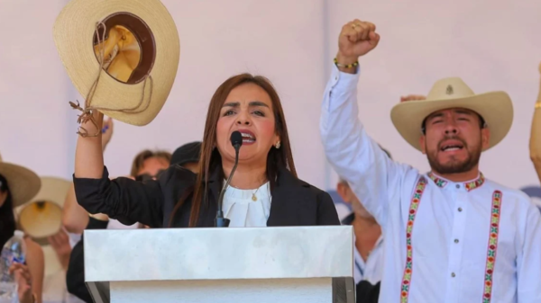 Carlos Manzo: Grecia Quiroz formaliza el registro del Movimiento del Sombrero ante el IMPI