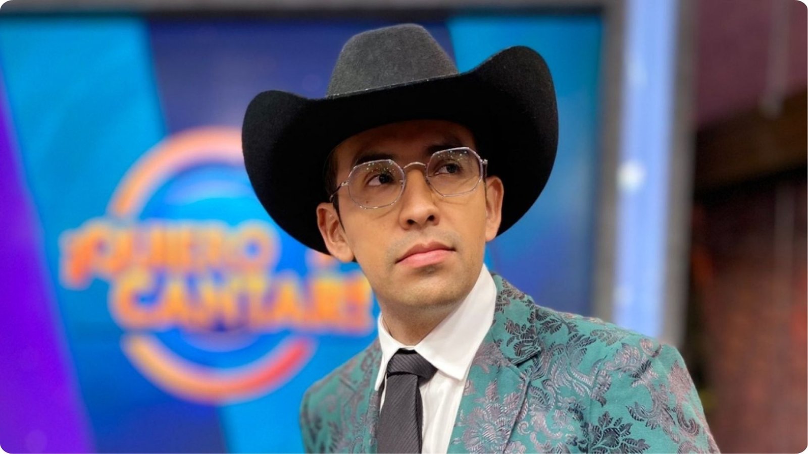 El conductor Capi Pérez genera caos en ‘Venga la Alegría’, lo amarran y sacan del set.