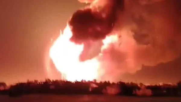 Explosión en Ezeiza, Argentina desata incendio industrial