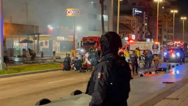 Explosión en taquería de Mazatlán deja 3 muertos y causa caos en plena avenida del Mar