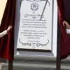 Devela Sheinbaum placa por 200 años de la independencia naval