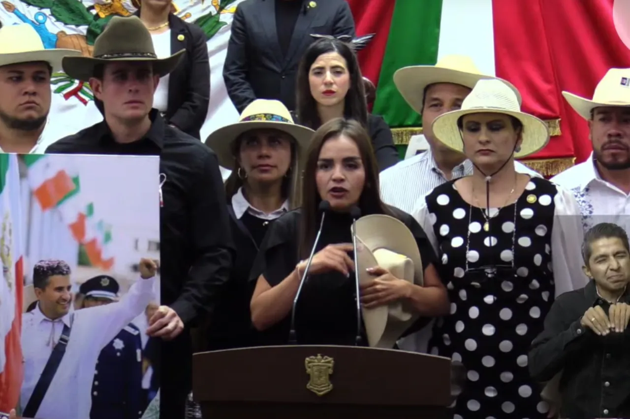 Amenazan de muerte a Grecia Quiroz, viuda del alcalde asesinado Carlos Manzo