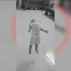 Video: Un niño flota y cae sin explicación ¿Fantasma, IA o truco digital?