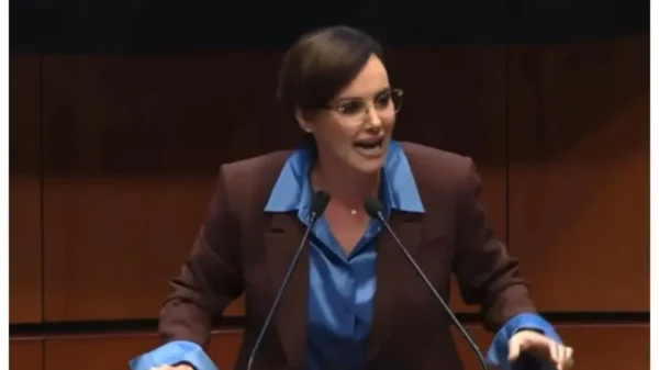 “Payaso, imbécil, ven aquí a llorar por Carlos Manzo”: Lilly Téllez arremetió contra Noroña en el Senado