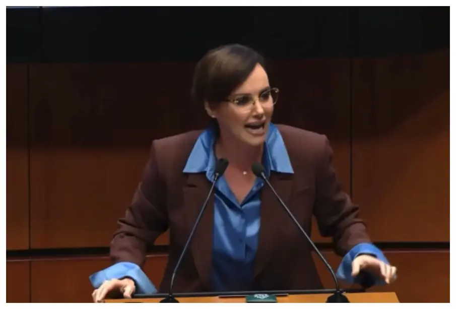 “Payaso, imbécil, ven aquí a llorar por Carlos Manzo”: Lilly Téllez arremetió contra Noroña en el Senado