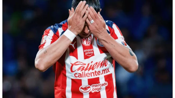 Chicharito falla penal decisivo y Chivas queda fuera del Apertura 2025 | VIDEO