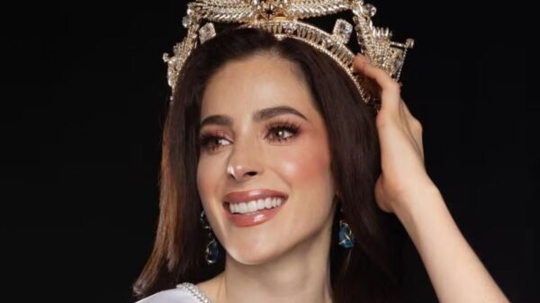 Fátima Bosch deja Telemundo por controversia con Nawat Itsaragrisil