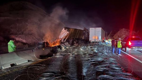 VIDEO: Choque múltiple e incendio provoca cierres parciales en la autopista Monterrey–Saltilllo