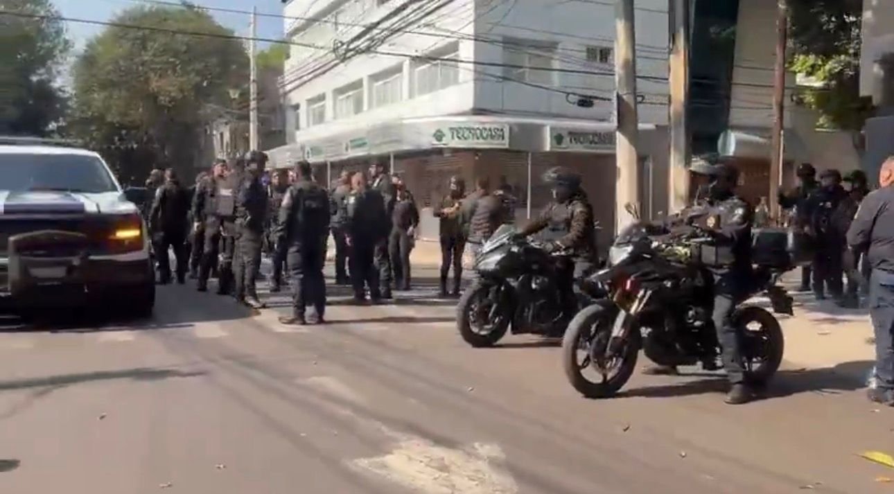 Balacera durante operativo anti extorsión deja detenidos y un policía herido en la Cuauhtémoc