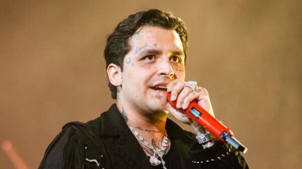 El momento más polémico de Nodal: su cover en inglés que todos critican