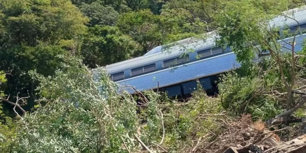 Se descarrila tren Interoceánico en Oaxaca; el accidente ocurrió en el tramo Chívela–Nizanda