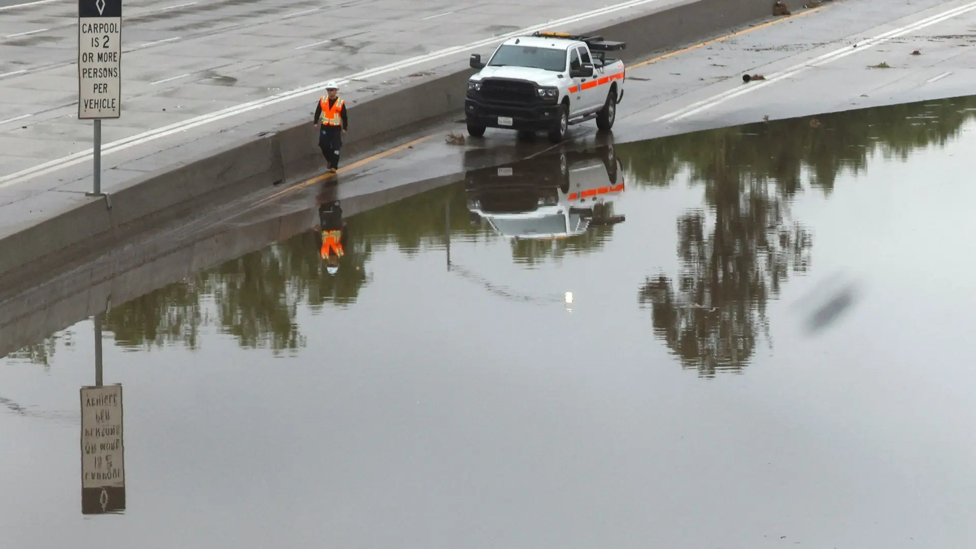 El gobernador de California declaró estado de emergencia en seis condados tras las intensas lluvias (VIDEO)