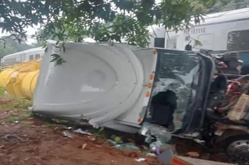 IMÁGENES: Así quedó el Tren Interoceánico tras el fuerte choque contra un tráiler en Chiapas