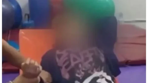 Joven sufre derrame cerebral tras rinoplastia por sus XV años en clínica de la CDMX