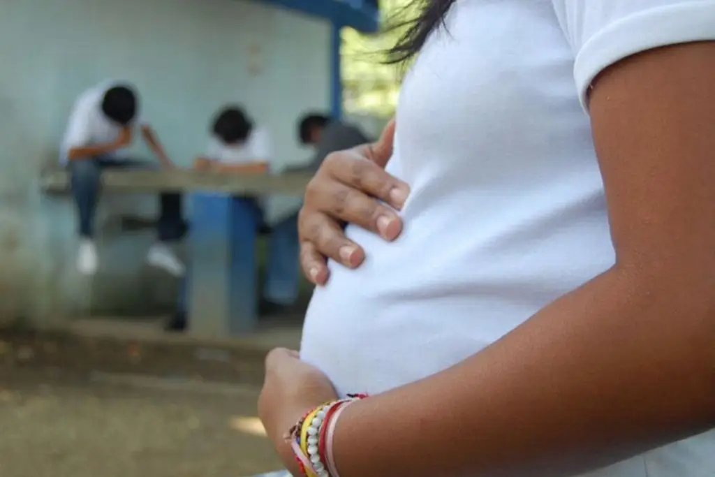 Entre la vida y la muerte niña de 10 años, tras dar a luz en hospital de Chiapas