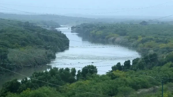 Embajada de EU en México advierte de instalación de 'barreras flotantes' en el río Bravo