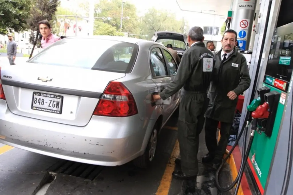 Esta es la razón por la cuál la gasolina en México es más cara que en EU