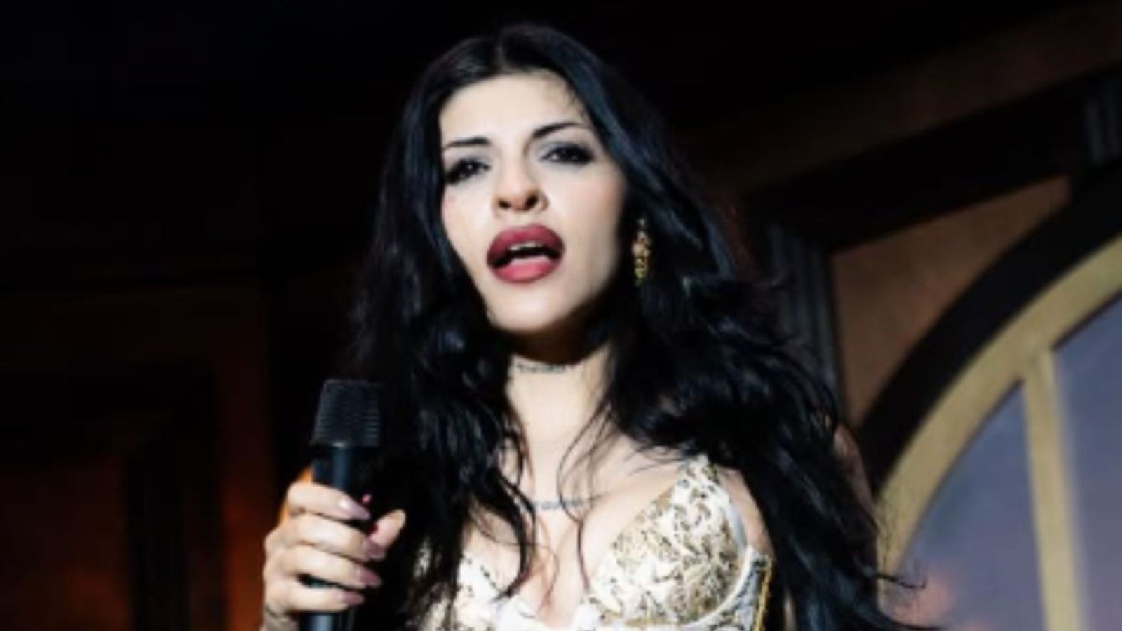 Cazzu teme represalias tras inquietante hallazgo en su hogar