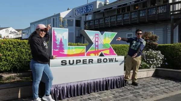 Ante redadas del ICE en EU, México pide a connacionales 'respetar la ley' en el Super Bowl