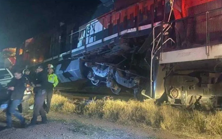 Choque frontal de trenes de carga moviliza a cuerpos de emergencia en Nogales