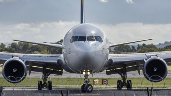 Vuelos y seguridad aérea se reacomodan tras fin de semana violento en occidente